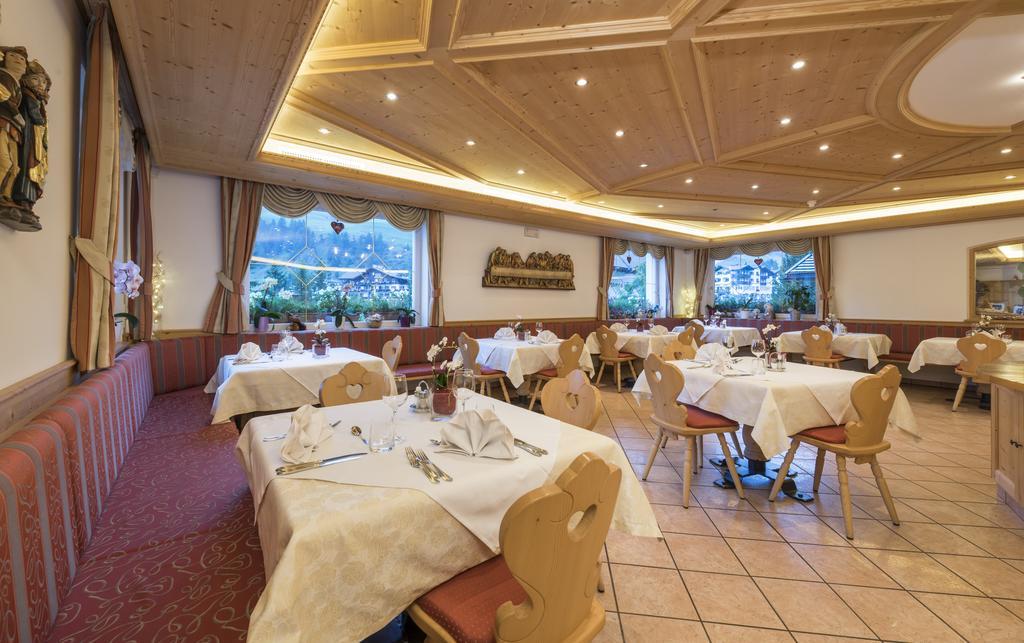 Hotel La Pineta Selva di Val Gardena Exterior foto